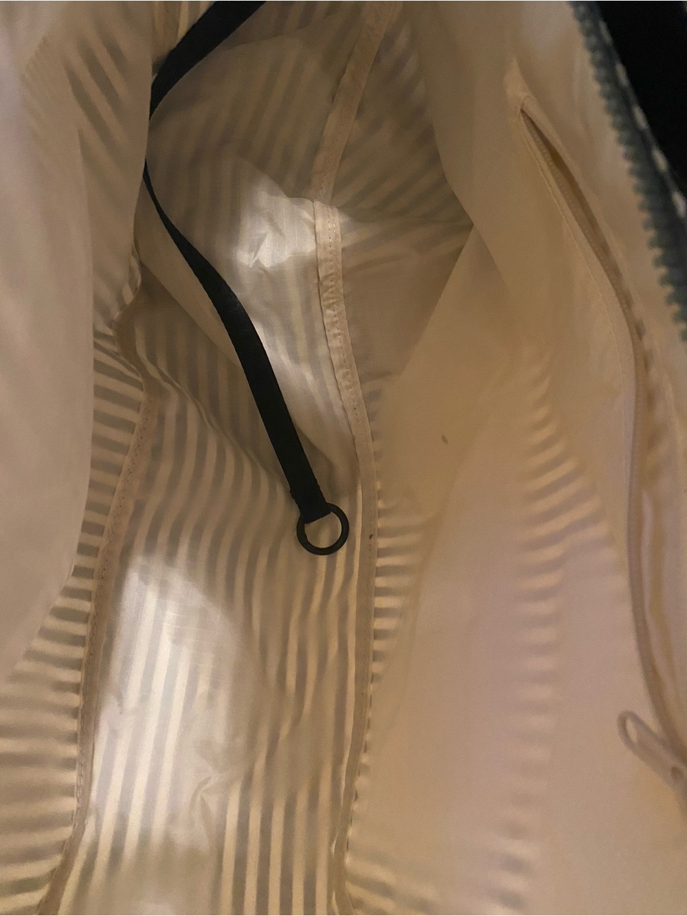BAGGU Large Nylon Crescent Bag - Picture 6 of 9